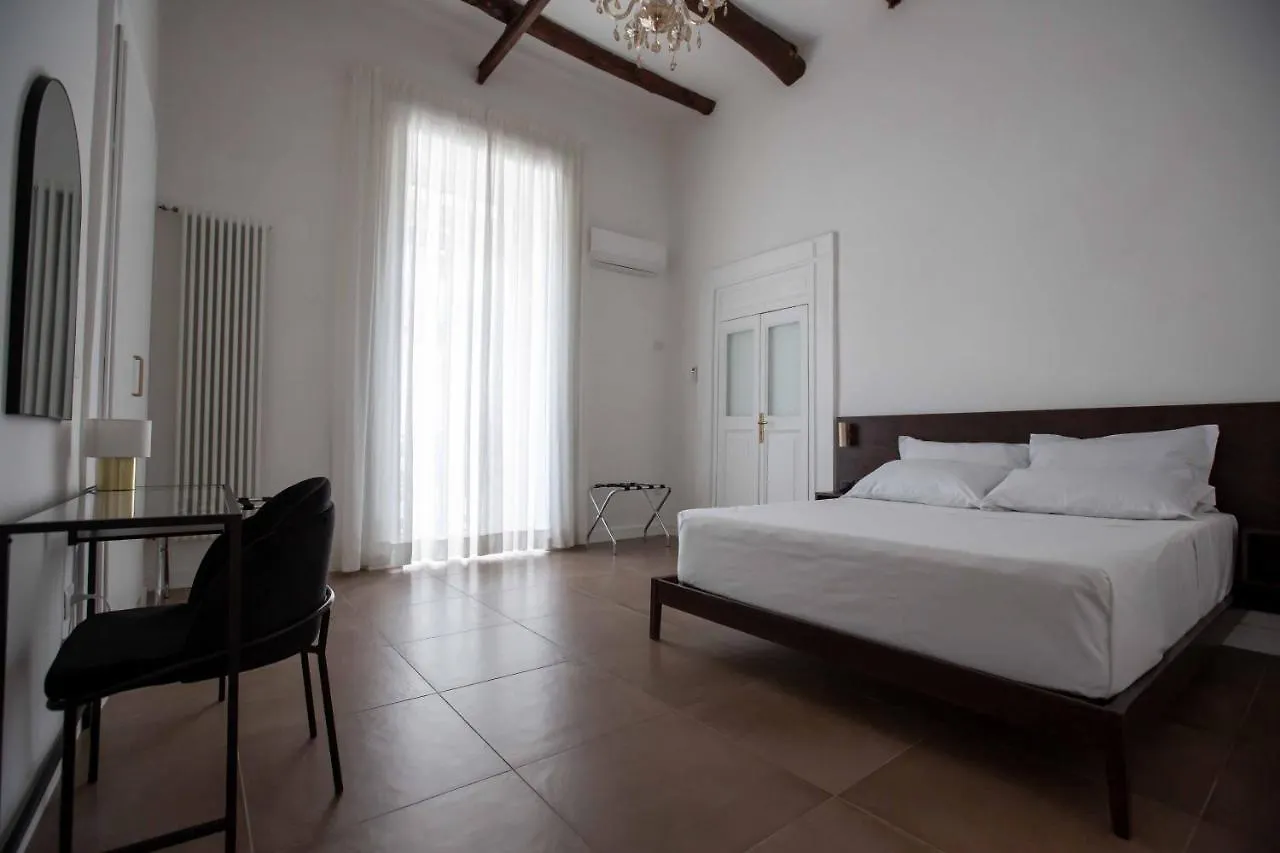 Domus Delia Luxury Apartment Napoli 0*,  Italia