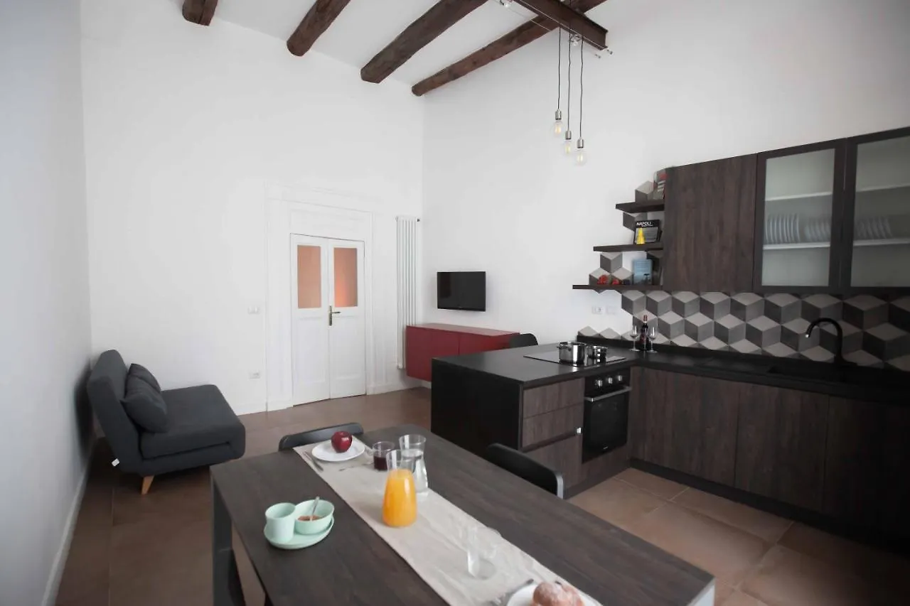 Domus Delia Luxury Apartment Napoli Italia