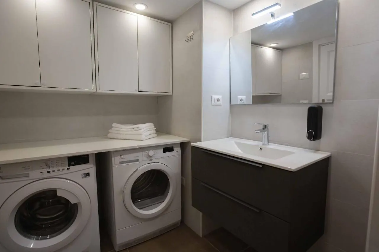 Domus Delia Luxury Apartment Napoli 0*,