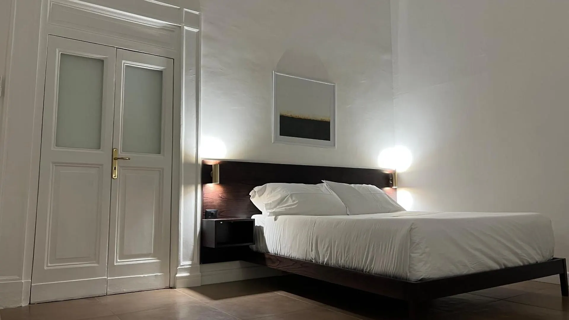 Domus Delia Luxury Apartment Napoli 0*,  Italia